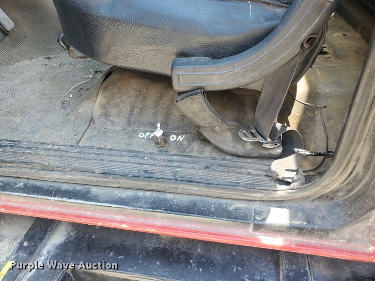 image for item JM9624 1984 Ford F800  water truck