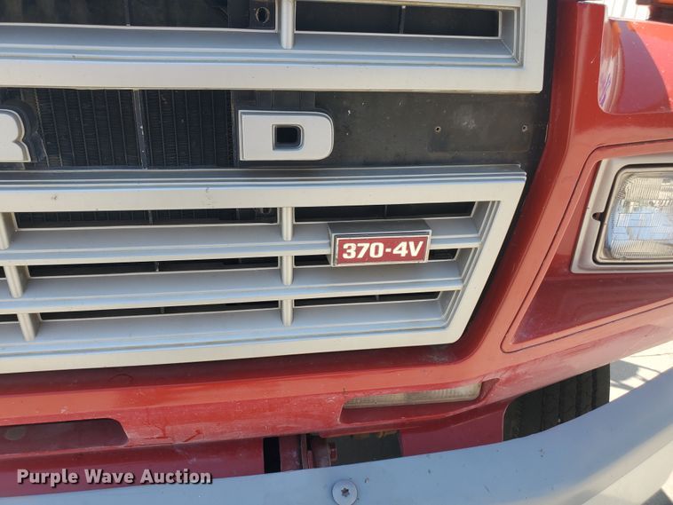 image for item JM9624 1984 Ford F800  water truck