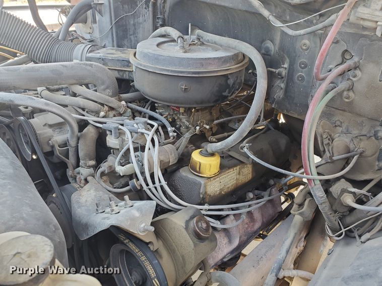 image for item JM9624 1984 Ford F800  water truck