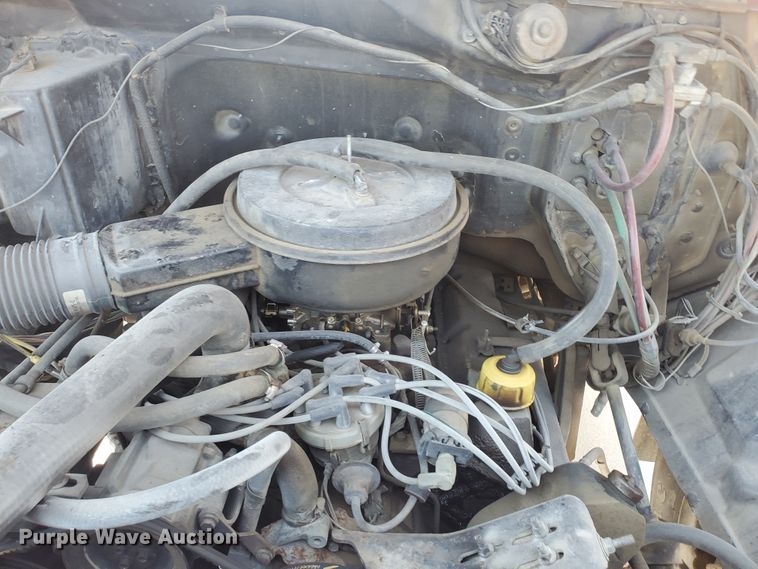 image for item JM9624 1984 Ford F800  water truck