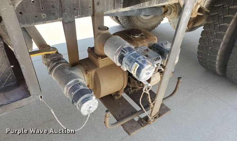 image for item JM9624 1984 Ford F800  water truck