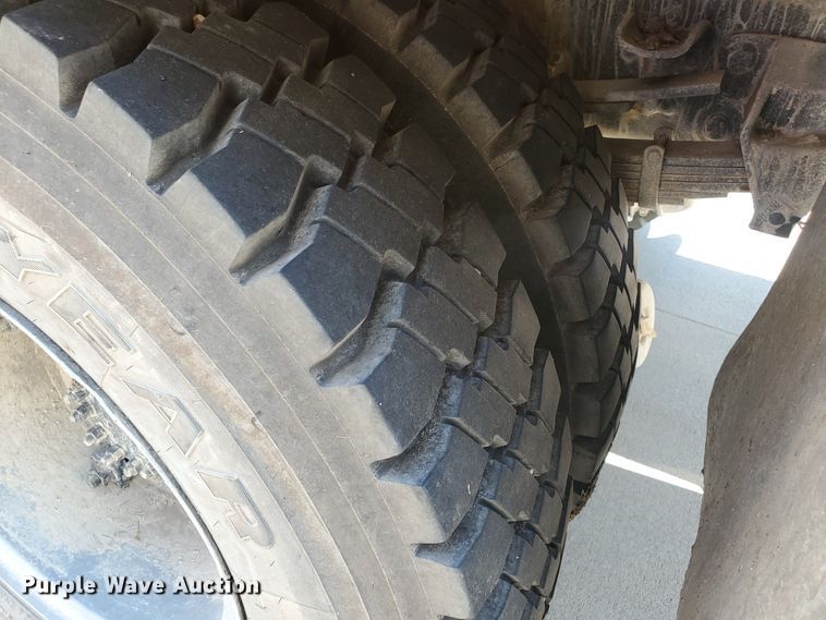 image for item JM9624 1984 Ford F800  water truck