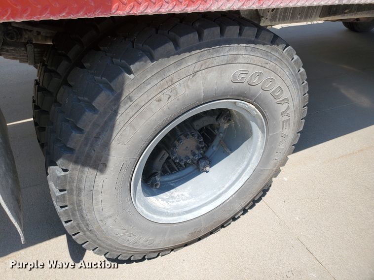 image for item JM9624 1984 Ford F800  water truck