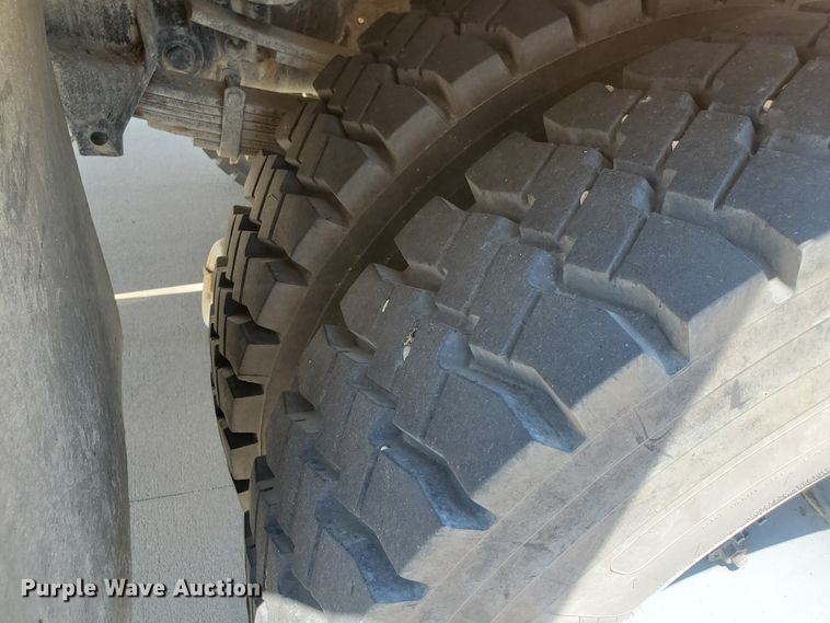 image for item JM9624 1984 Ford F800  water truck