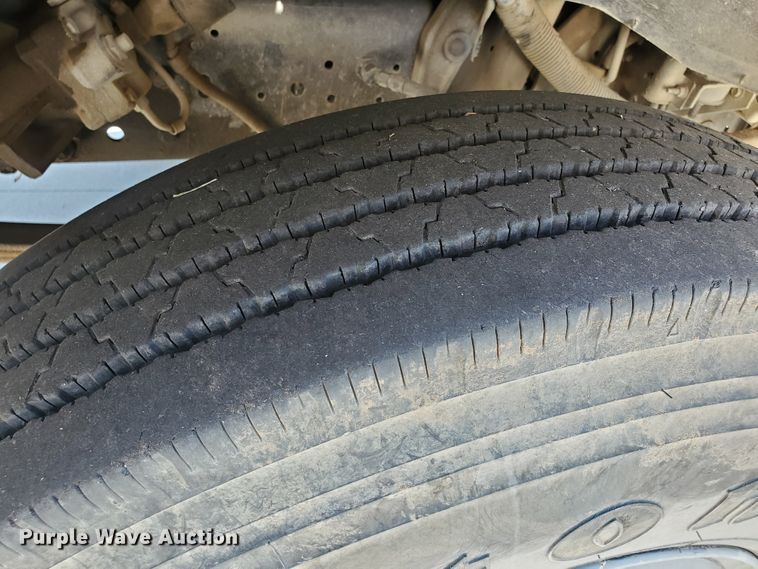 image for item JM9624 1984 Ford F800  water truck