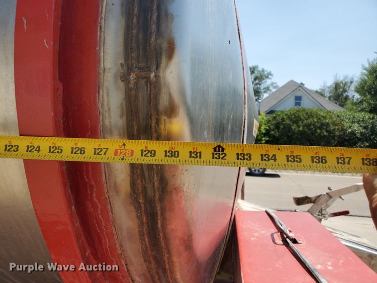 image for item JM9624 1984 Ford F800  water truck