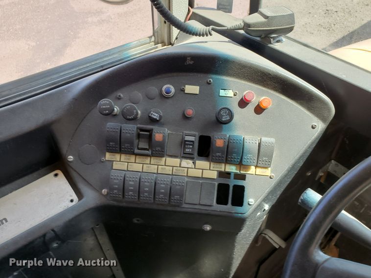 image for item JM9683 1997 International 3800 AmTran  school bus