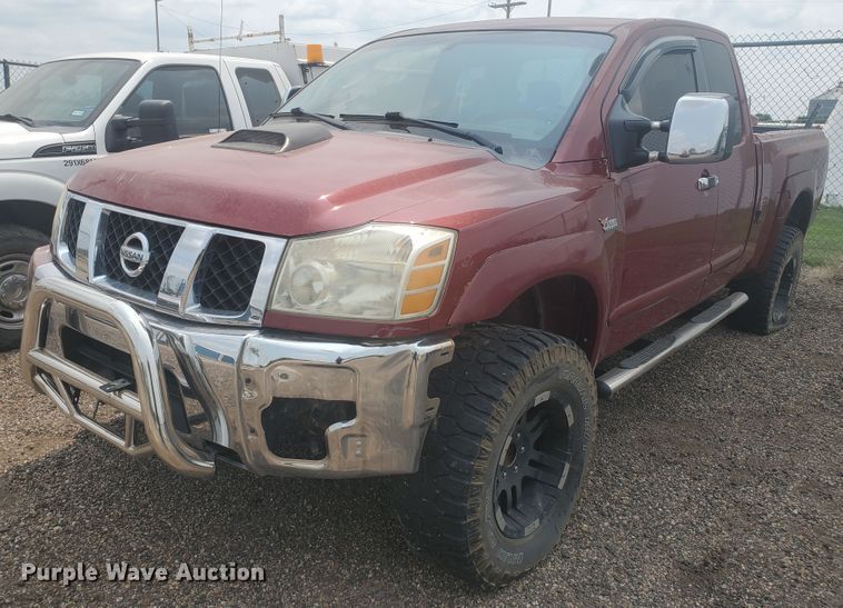 image for item JM9697 2004 Nissan Titan SE  King Cab pickup truck
