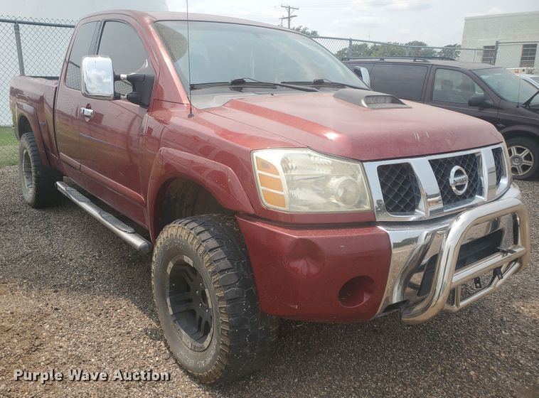 image for item JM9697 2004 Nissan Titan SE  King Cab pickup truck