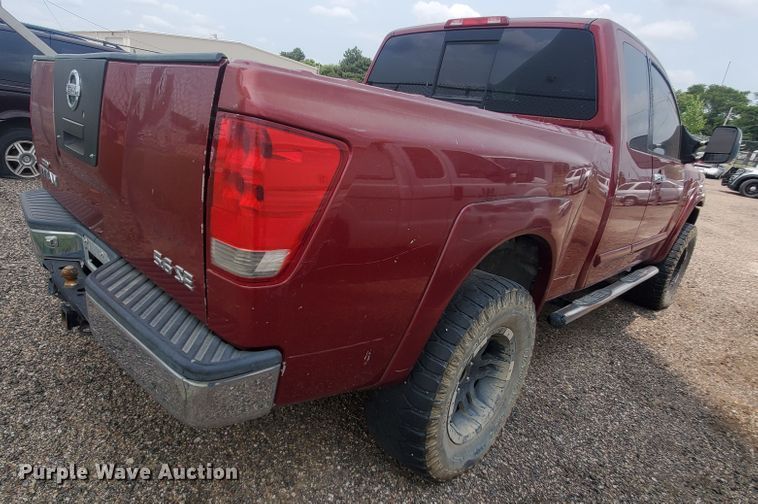 image for item JM9697 2004 Nissan Titan SE  King Cab pickup truck