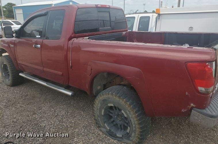 image for item JM9697 2004 Nissan Titan SE  King Cab pickup truck