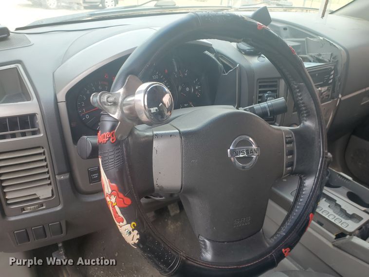 image for item JM9697 2004 Nissan Titan SE  King Cab pickup truck