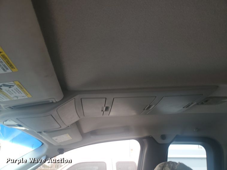 image for item JM9697 2004 Nissan Titan SE  King Cab pickup truck