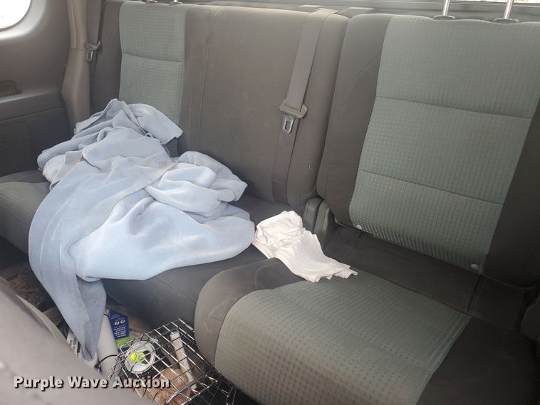 image for item JM9697 2004 Nissan Titan SE  King Cab pickup truck