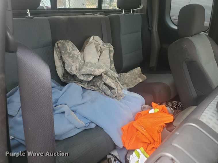 image for item JM9697 2004 Nissan Titan SE  King Cab pickup truck