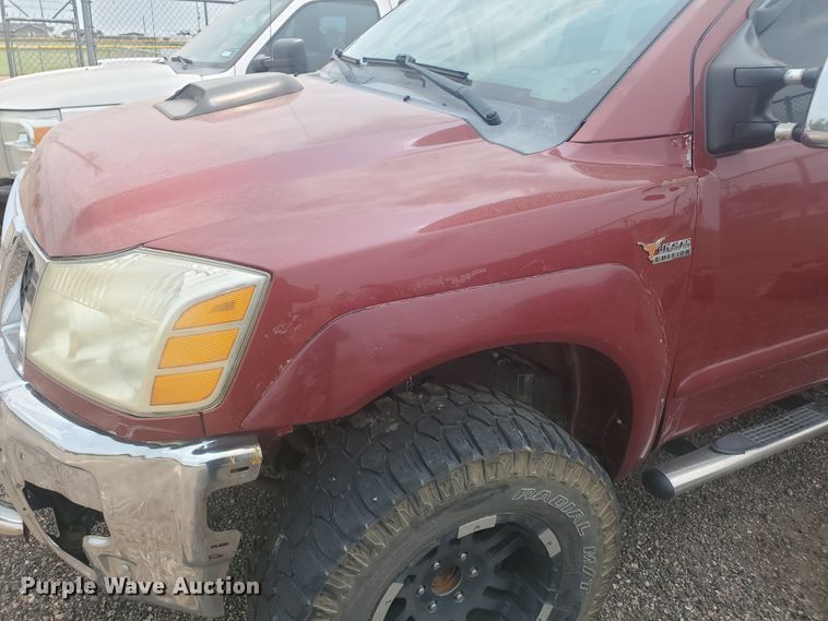 image for item JM9697 2004 Nissan Titan SE  King Cab pickup truck