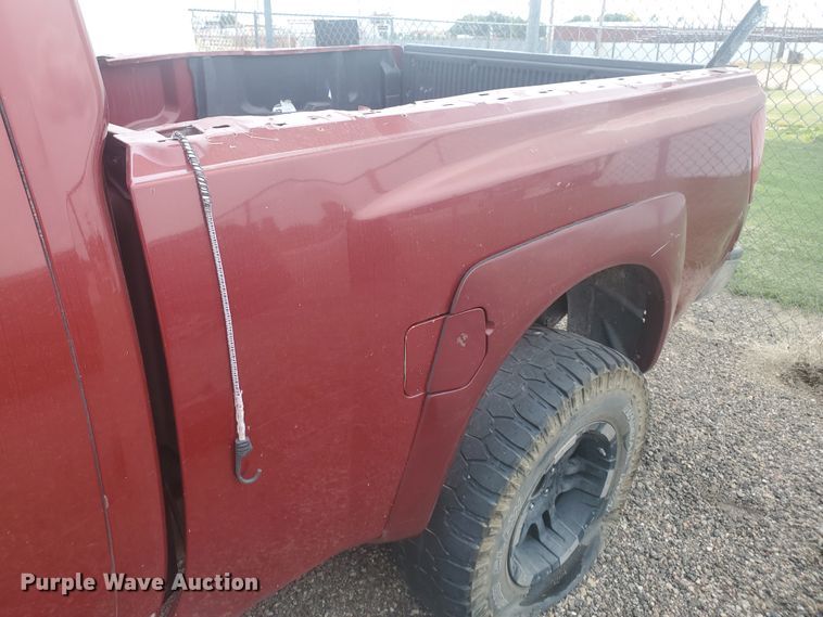 image for item JM9697 2004 Nissan Titan SE  King Cab pickup truck