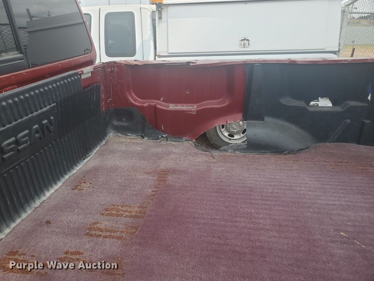 image for item JM9697 2004 Nissan Titan SE  King Cab pickup truck