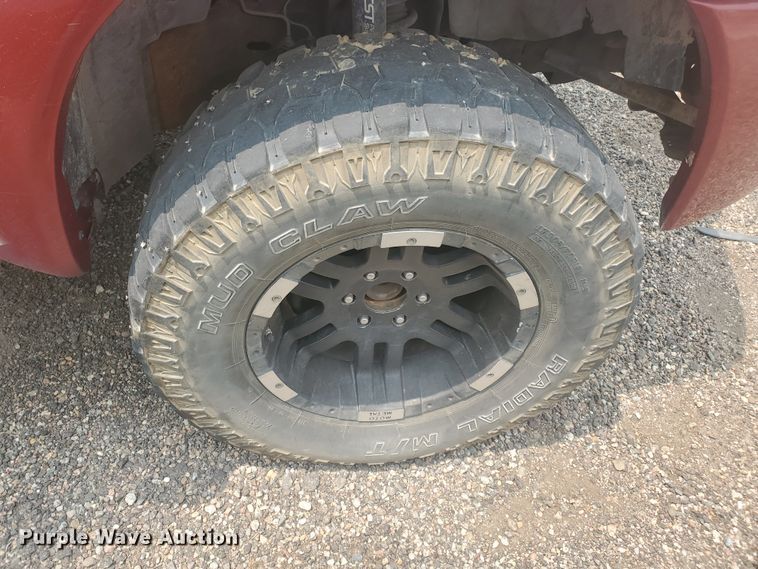 image for item JM9697 2004 Nissan Titan SE  King Cab pickup truck