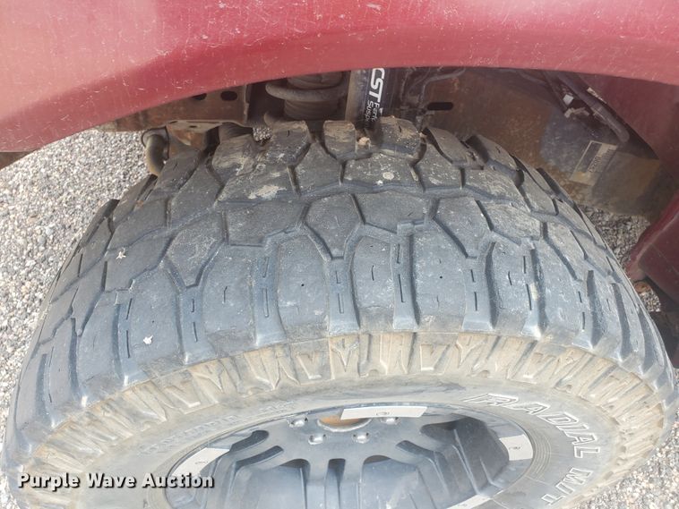 image for item JM9697 2004 Nissan Titan SE  King Cab pickup truck