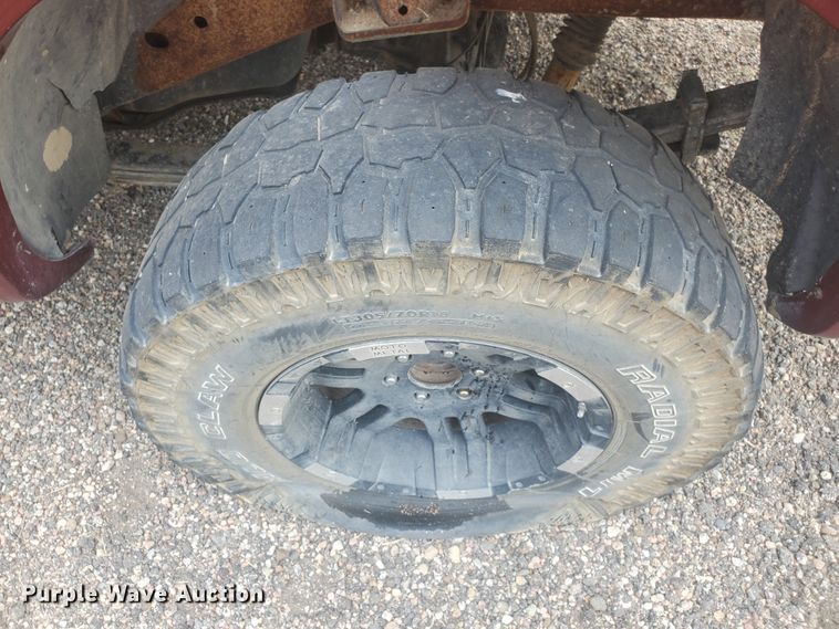 image for item JM9697 2004 Nissan Titan SE  King Cab pickup truck