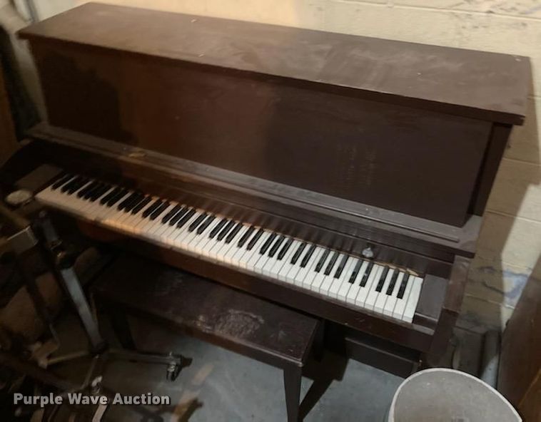 image for item JM9700 Baldwin  piano