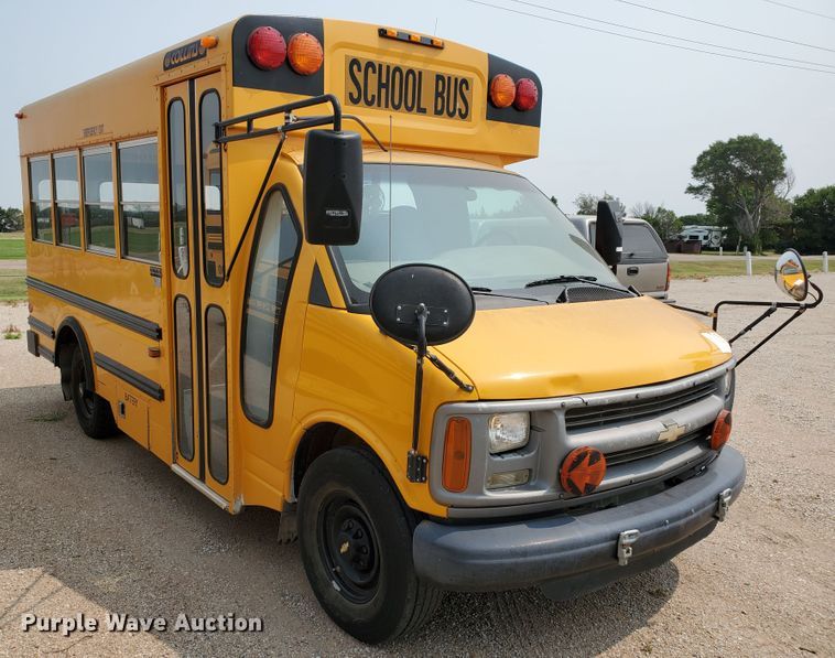 image for item JM9702 2001 Chevrolet Express 3500 Cargo  school bus