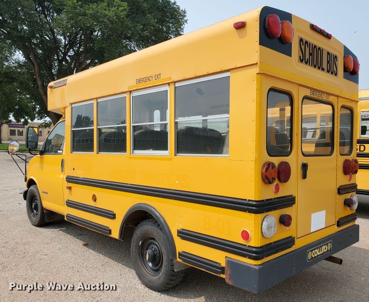 image for item JM9702 2001 Chevrolet Express 3500 Cargo  school bus