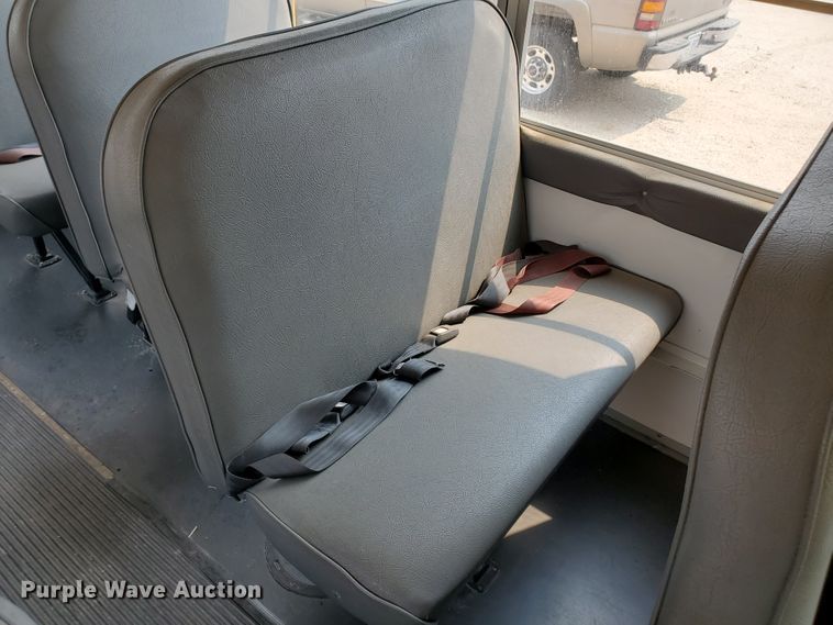 image for item JM9702 2001 Chevrolet Express 3500 Cargo  school bus