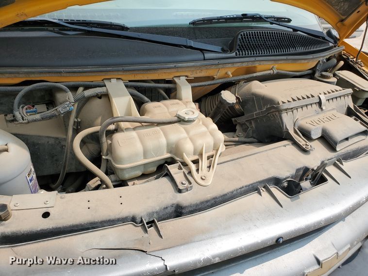 image for item JM9702 2001 Chevrolet Express 3500 Cargo  school bus