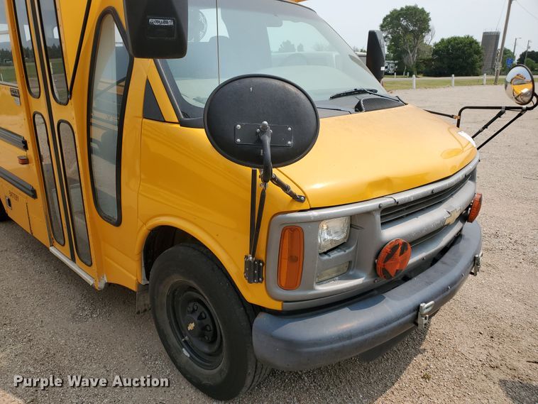 image for item JM9702 2001 Chevrolet Express 3500 Cargo  school bus