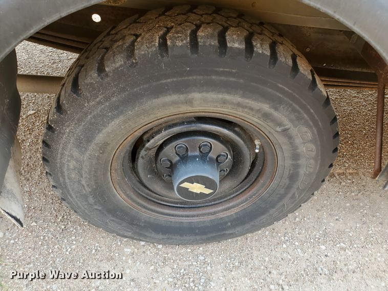 image for item JM9702 2001 Chevrolet Express 3500 Cargo  school bus