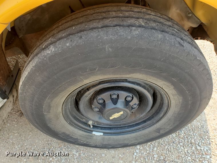 image for item JM9702 2001 Chevrolet Express 3500 Cargo  school bus