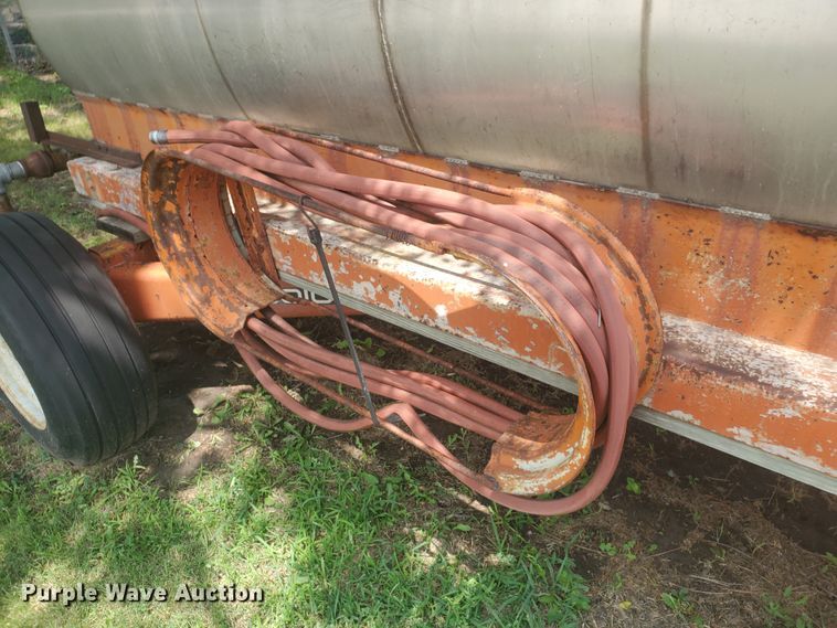 image for item JM9721 Tank trailer