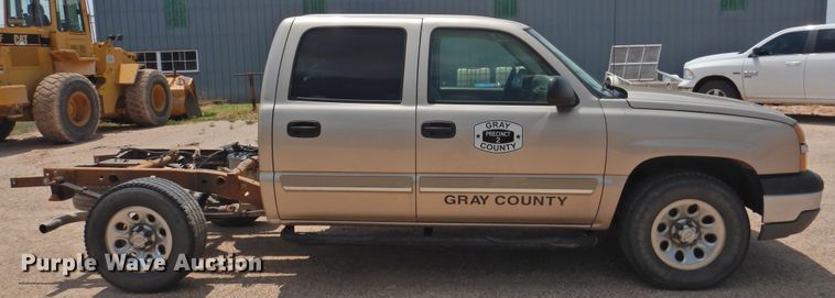 image for item JX9920 2005 Chevrolet Silverado 1500  Crew Cab pickup truck