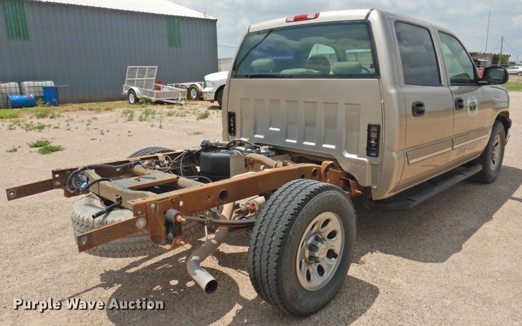image for item JX9920 2005 Chevrolet Silverado 1500  Crew Cab pickup truck
