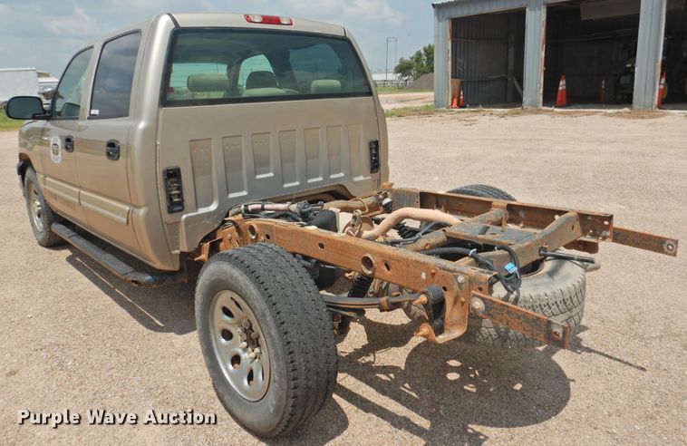image for item JX9920 2005 Chevrolet Silverado 1500  Crew Cab pickup truck