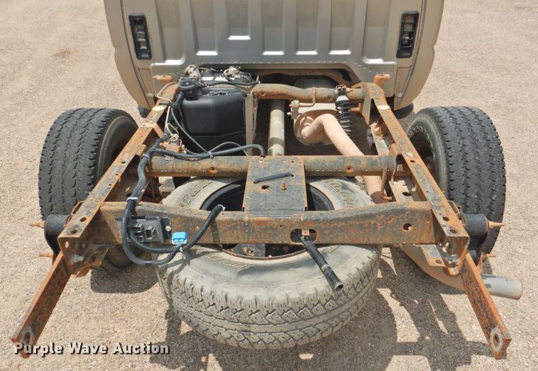 image for item JX9920 2005 Chevrolet Silverado 1500  Crew Cab pickup truck