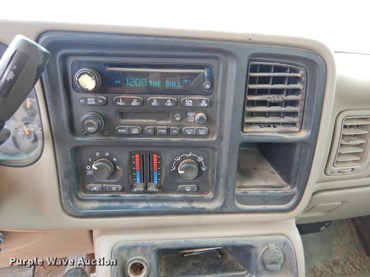 image for item JX9920 2005 Chevrolet Silverado 1500  Crew Cab pickup truck