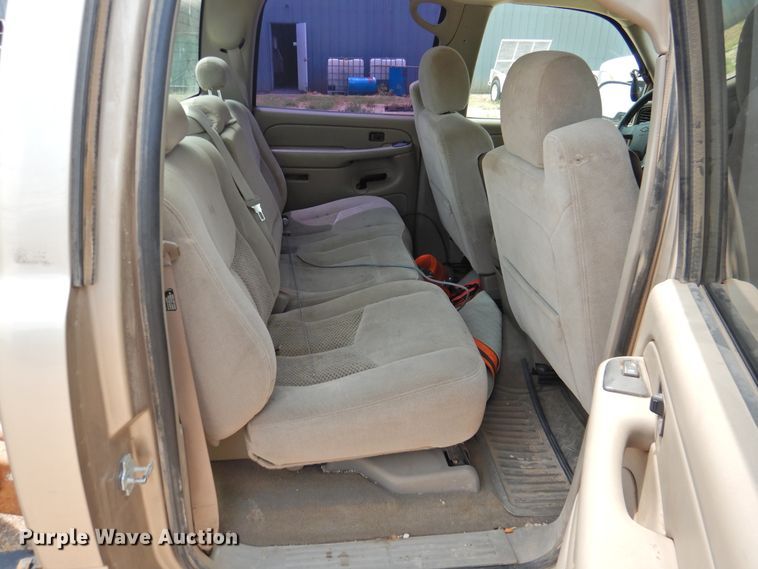 image for item JX9920 2005 Chevrolet Silverado 1500  Crew Cab pickup truck