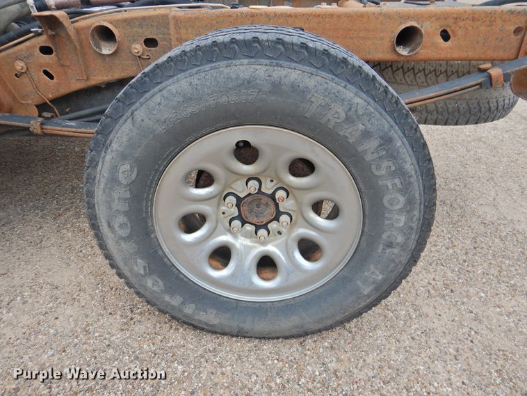 image for item JX9920 2005 Chevrolet Silverado 1500  Crew Cab pickup truck