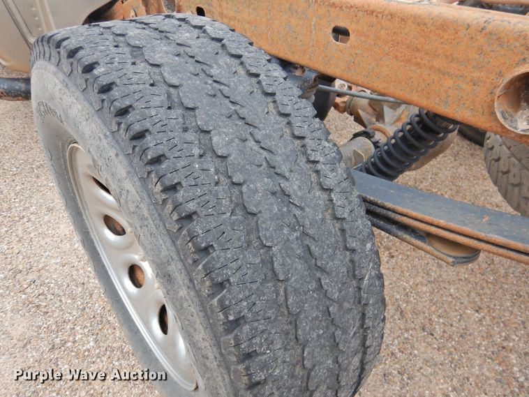 image for item JX9920 2005 Chevrolet Silverado 1500  Crew Cab pickup truck