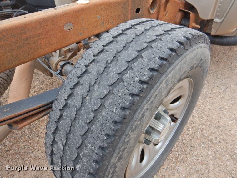 image for item JX9920 2005 Chevrolet Silverado 1500  Crew Cab pickup truck