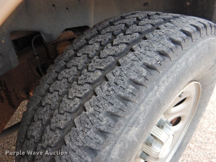 image for item JX9920 2005 Chevrolet Silverado 1500  Crew Cab pickup truck