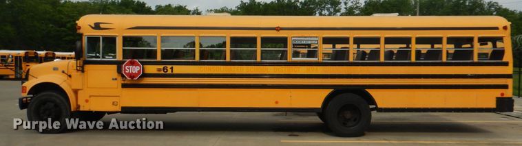 image for item JY9953 2003 International 3800  school bus