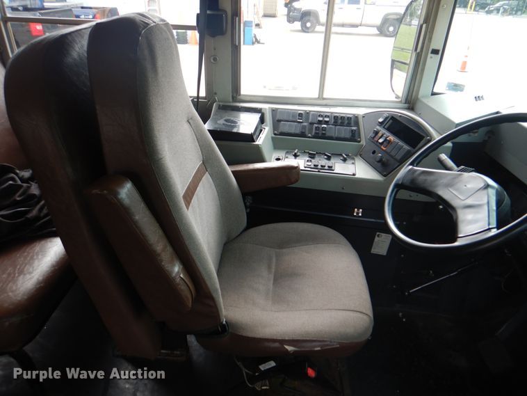 image for item JY9953 2003 International 3800  school bus