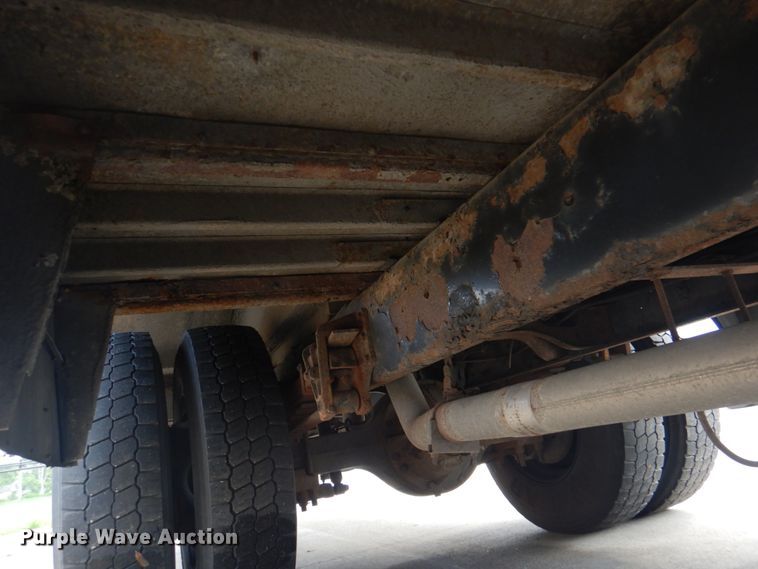 image for item JY9953 2003 International 3800  school bus