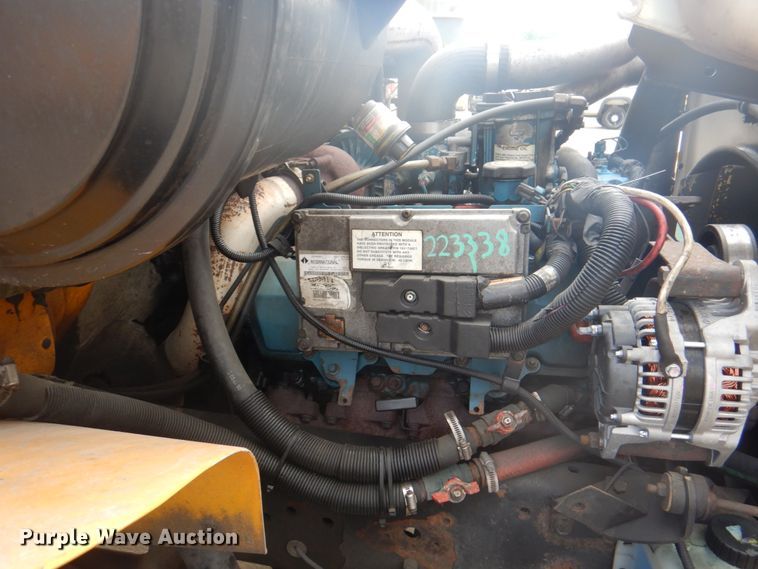 image for item JY9953 2003 International 3800  school bus