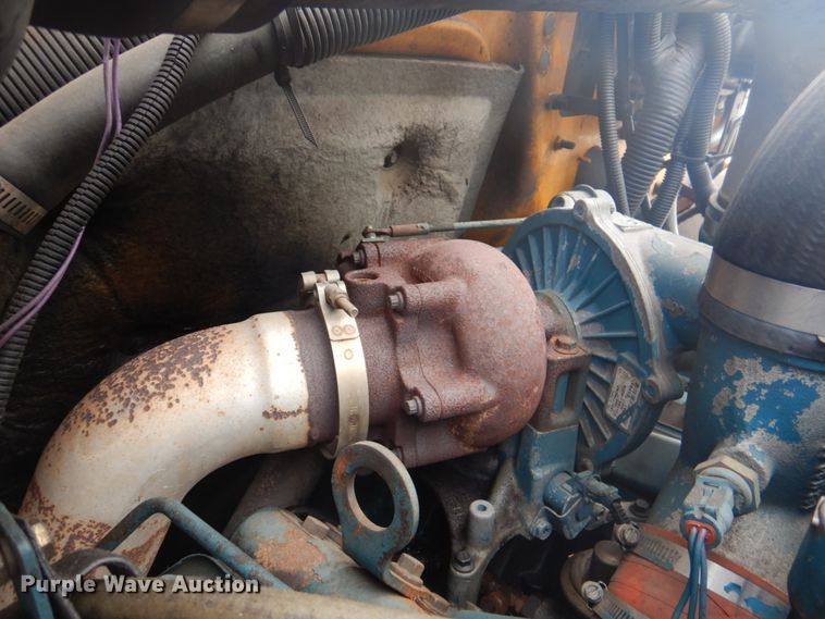 image for item JY9953 2003 International 3800  school bus