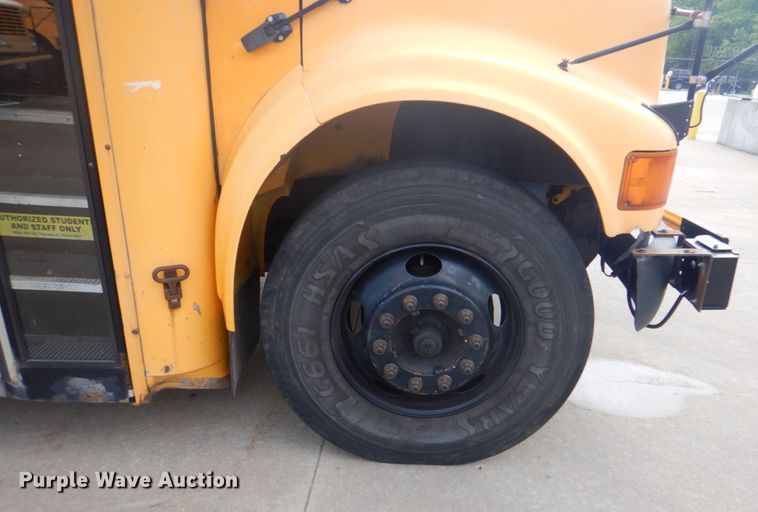 image for item JY9953 2003 International 3800  school bus